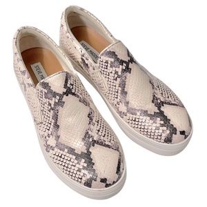 Steve Madden Gills platform sneaker snake print  neutral board shoe size 9.5
